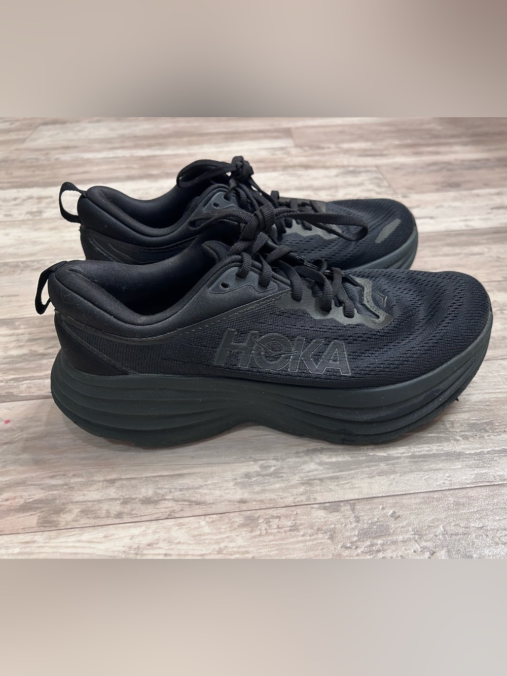 Hoka Women’s Bondi 8 Black Sneakers Size 9